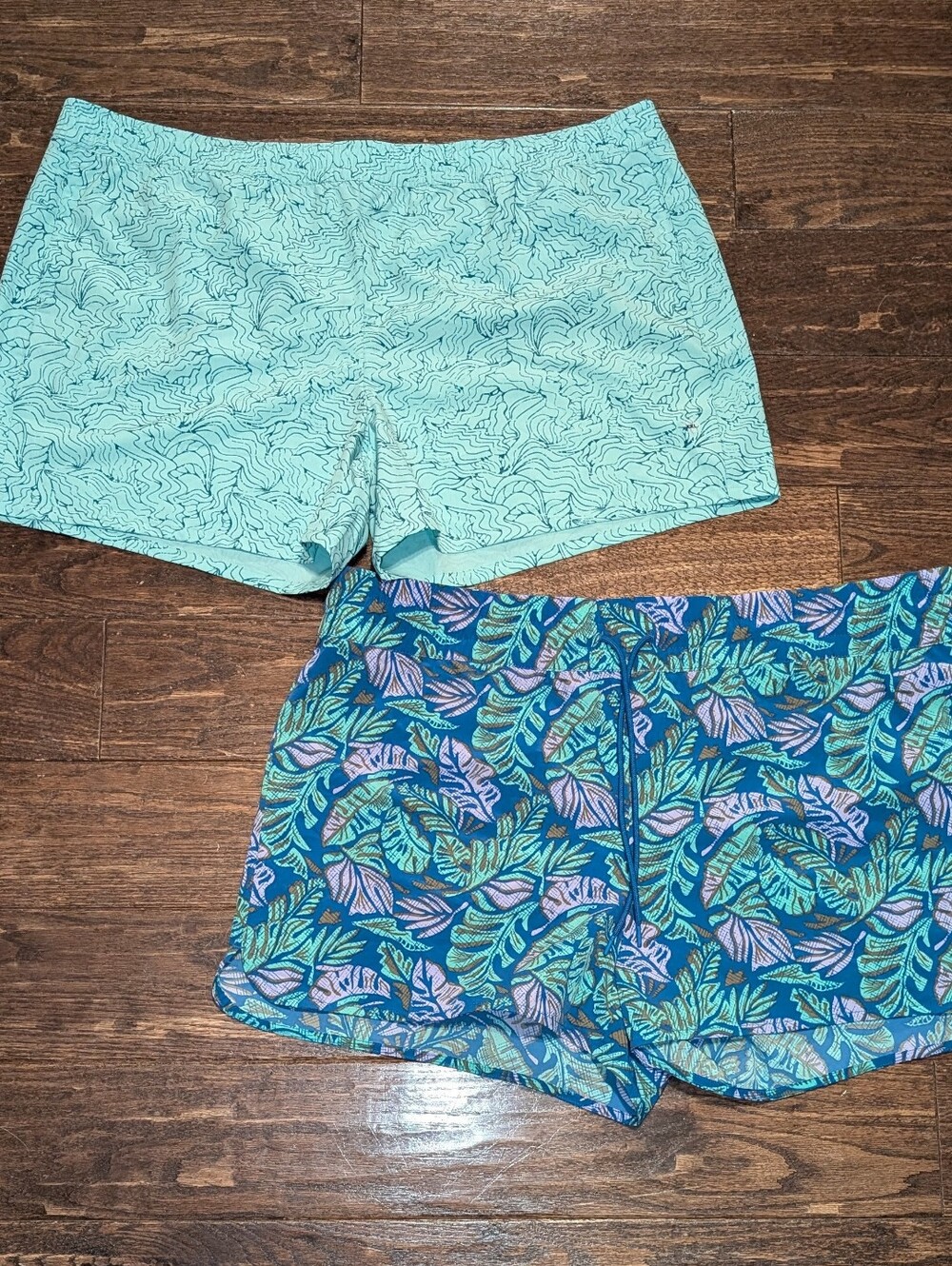 Set of 2 Eddie Bauer Hybrid Athletic Shorts Teal Wave And Blue Tropical Leaves